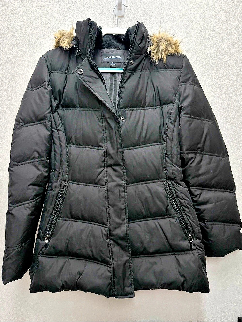 London Fog Women's Quilted Puffer Jacket w/ Faux Fur- Medium - Bl